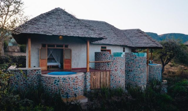 Foot On Africa Safari Lodge2