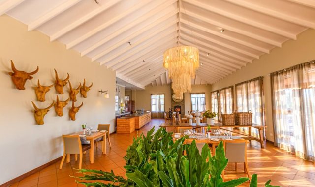 Restaurant-Acacia-Lodge5-1