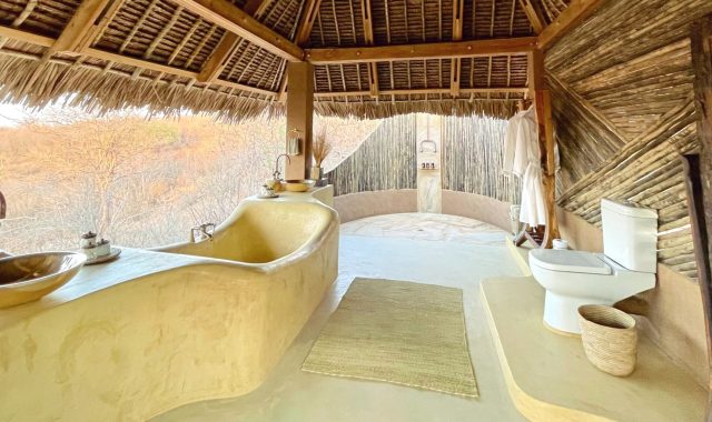 bathroom-kichaka-expeditions-ruaha-national-park-tanzania Zumbua bathroom-kichaka-expeditions-ruaha-national-park-tanzania Zumbua