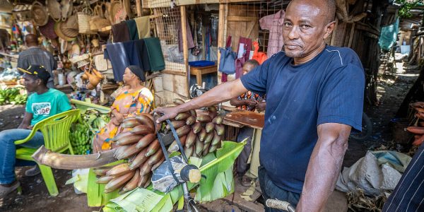 Lokaler Straßenmarkt, Mto wa Mbu, Tansania